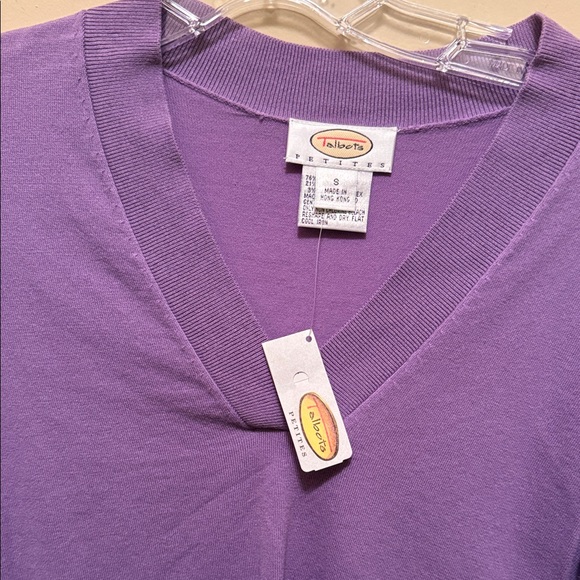 Coldwater Creek Lavender Long Sleeve V-Neck Top - Picture 2 of 3